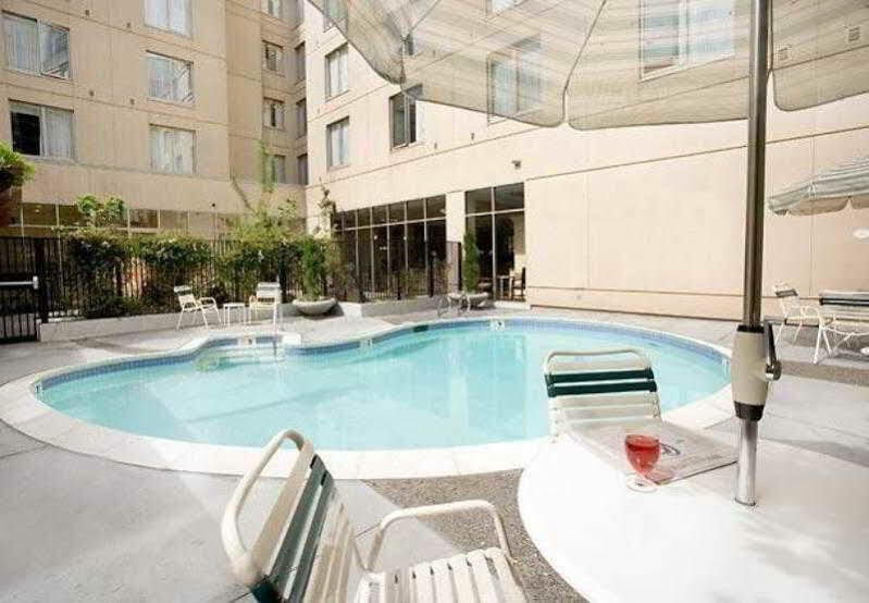 Courtyard Downtown Hotel